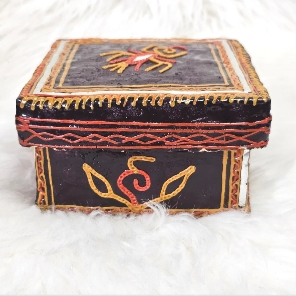 Vintage Woven Rattan Wicker Trinket Box with lid colorful , Handmade In INDIA